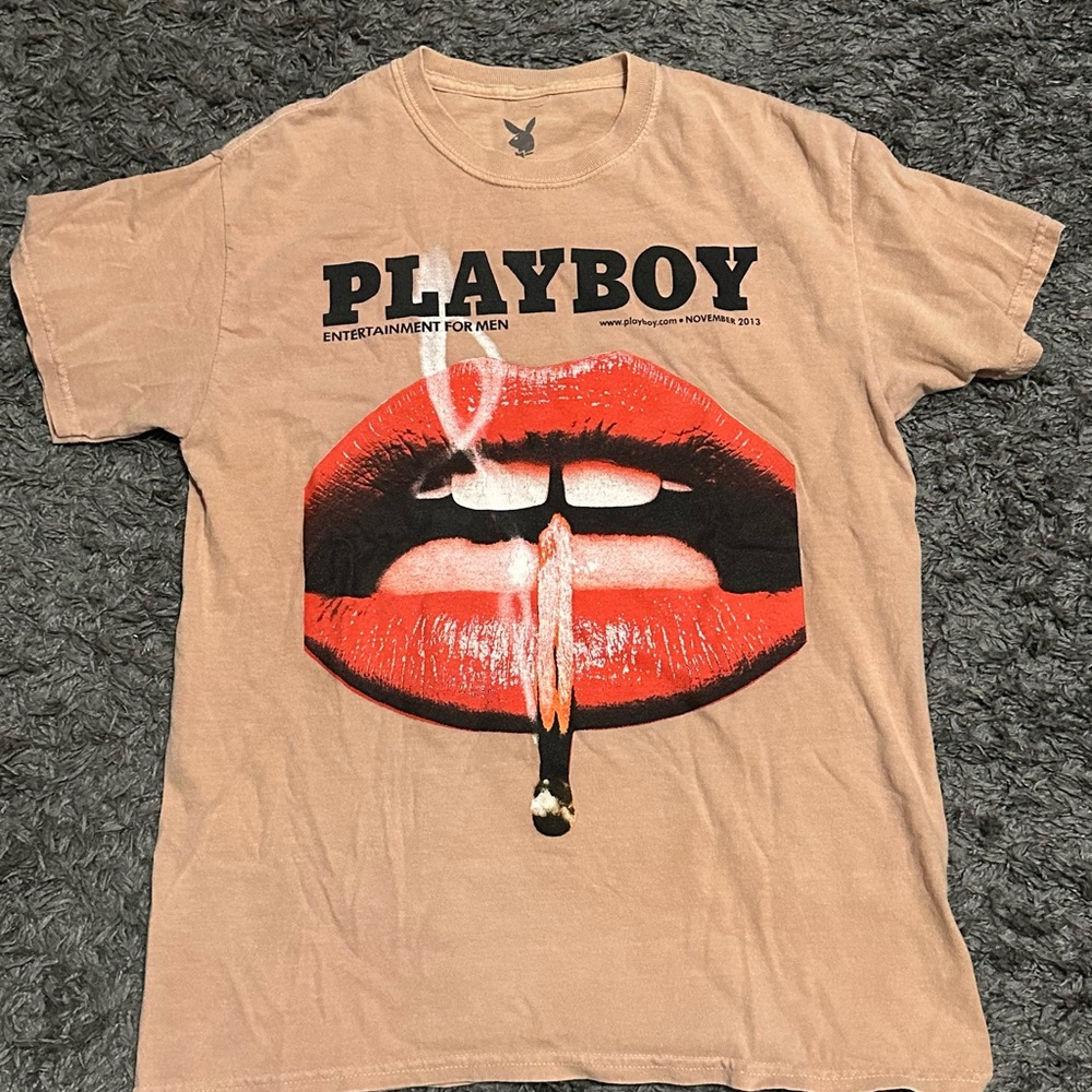 Playboy Red Lips Match Smoke Salmon T-Shirt Sz Small